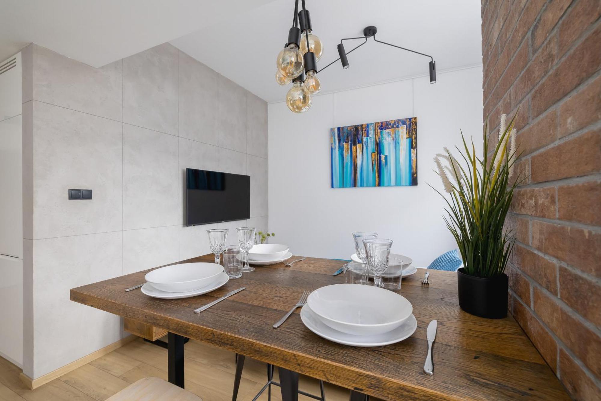 Apartment Turquoise With Balcony & Air Conditioning By Renters Krakow