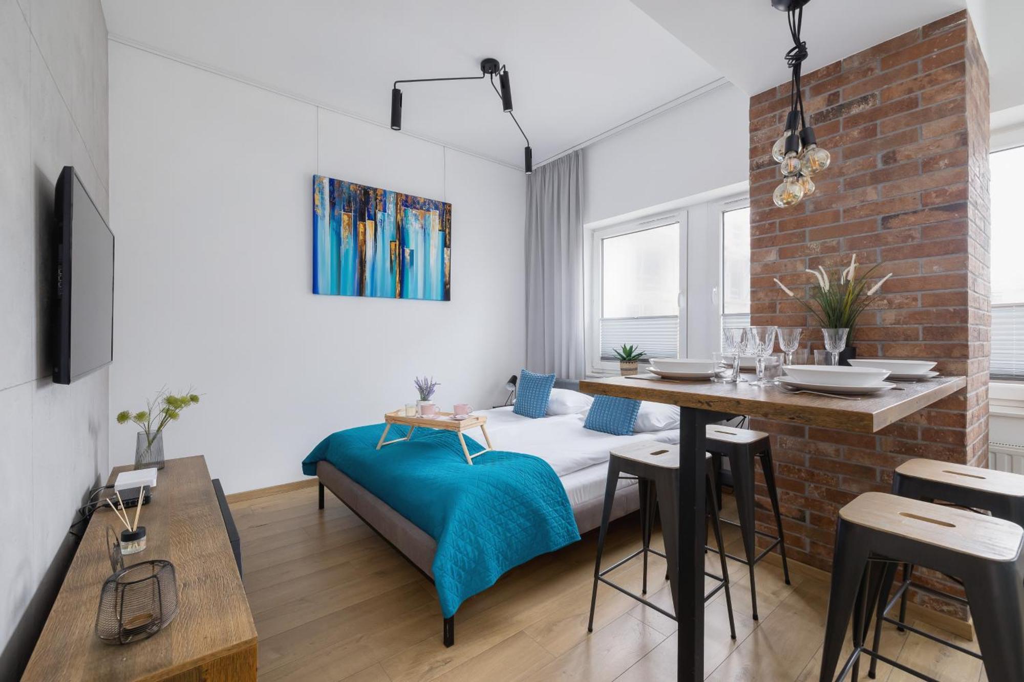 Turquoise With Balcony & Air Conditioning By Renters * Krakow